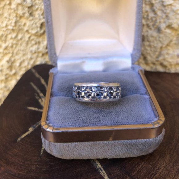 Vintage Ring Sterling Silver with Cut outs Band Size 6 - Picture 2 of 7